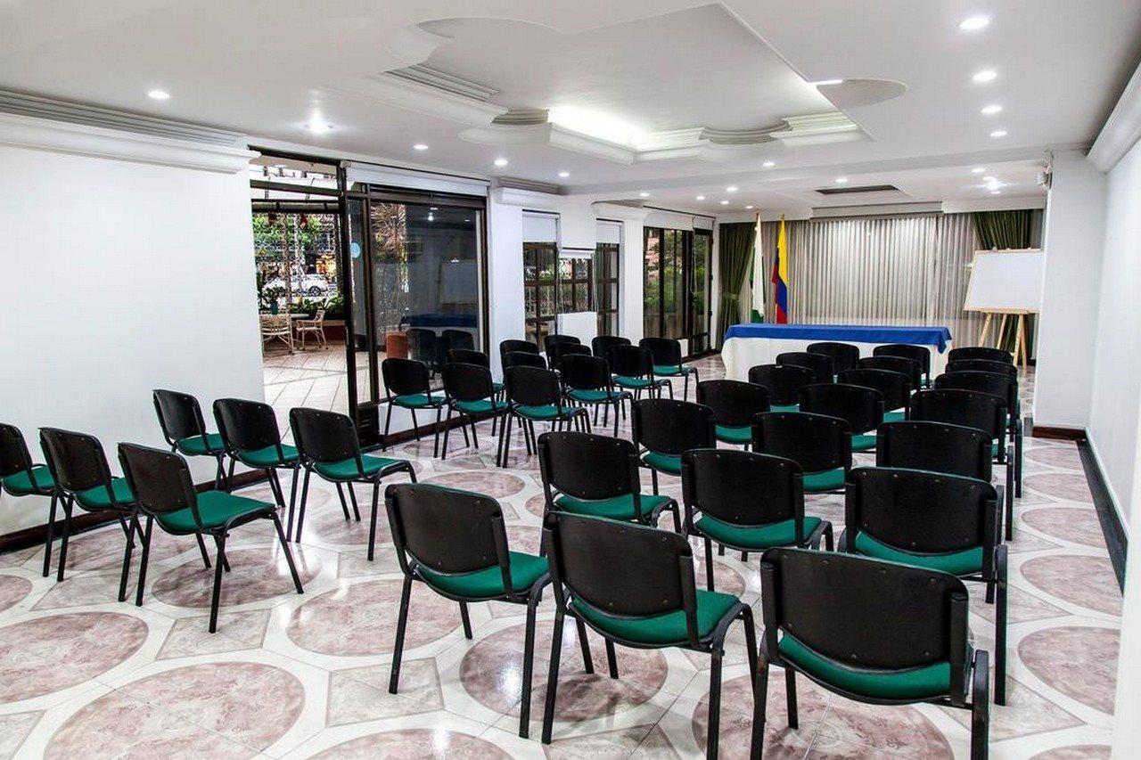 Hotel Casa Laureles Медельин Экстерьер фото