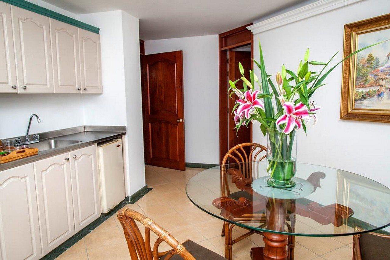 Hotel Casa Laureles Медельин Экстерьер фото