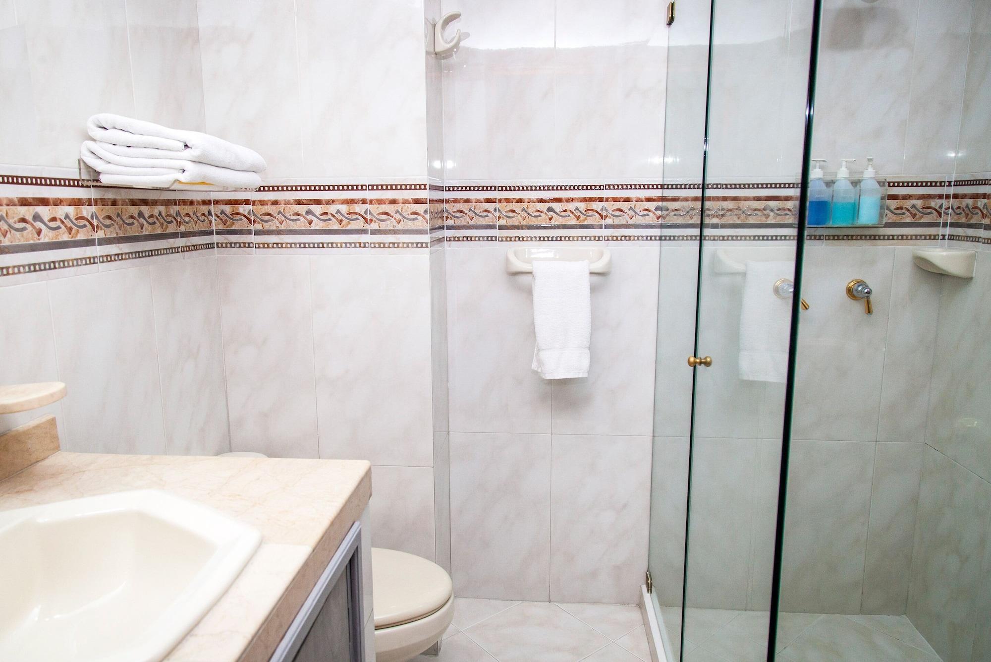 Hotel Casa Laureles Медельин Экстерьер фото