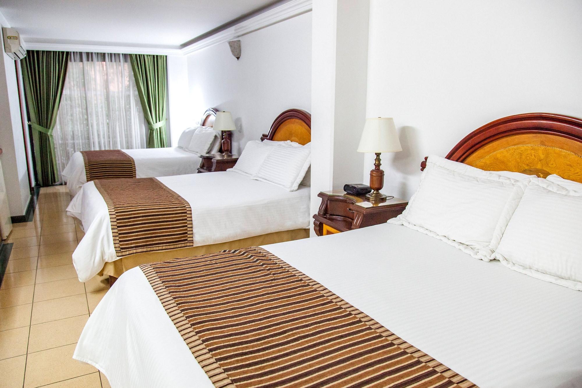 Hotel Casa Laureles Медельин Экстерьер фото