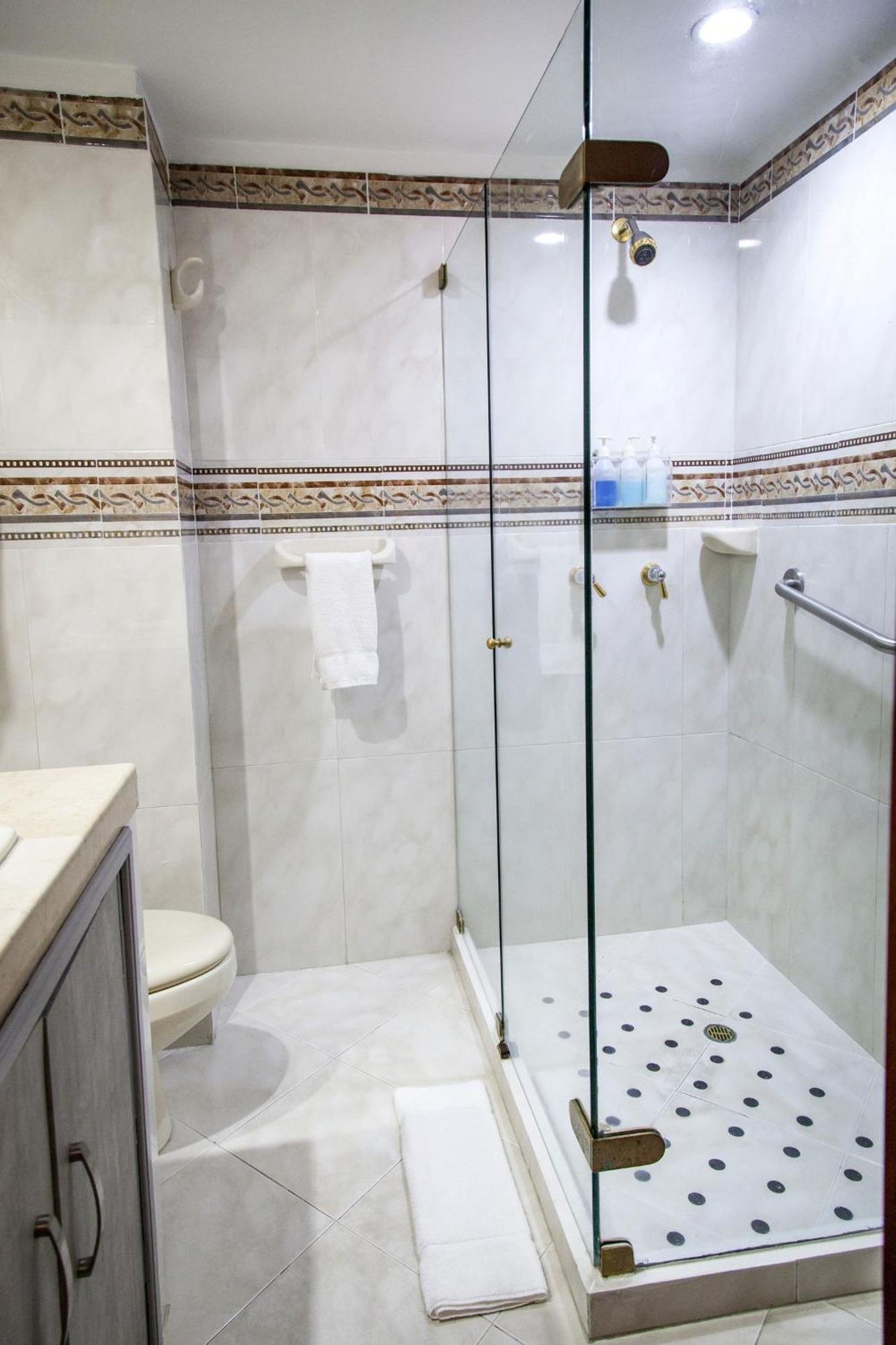 Hotel Casa Laureles Медельин Экстерьер фото