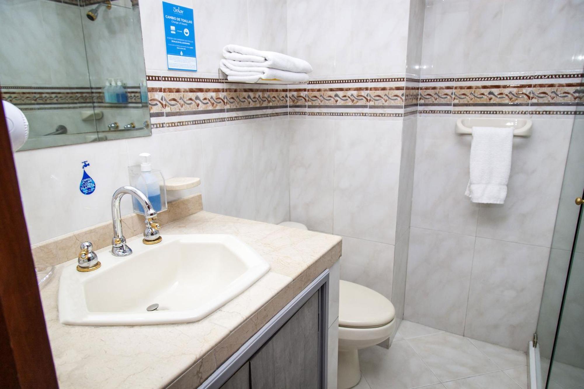 Hotel Casa Laureles Медельин Экстерьер фото