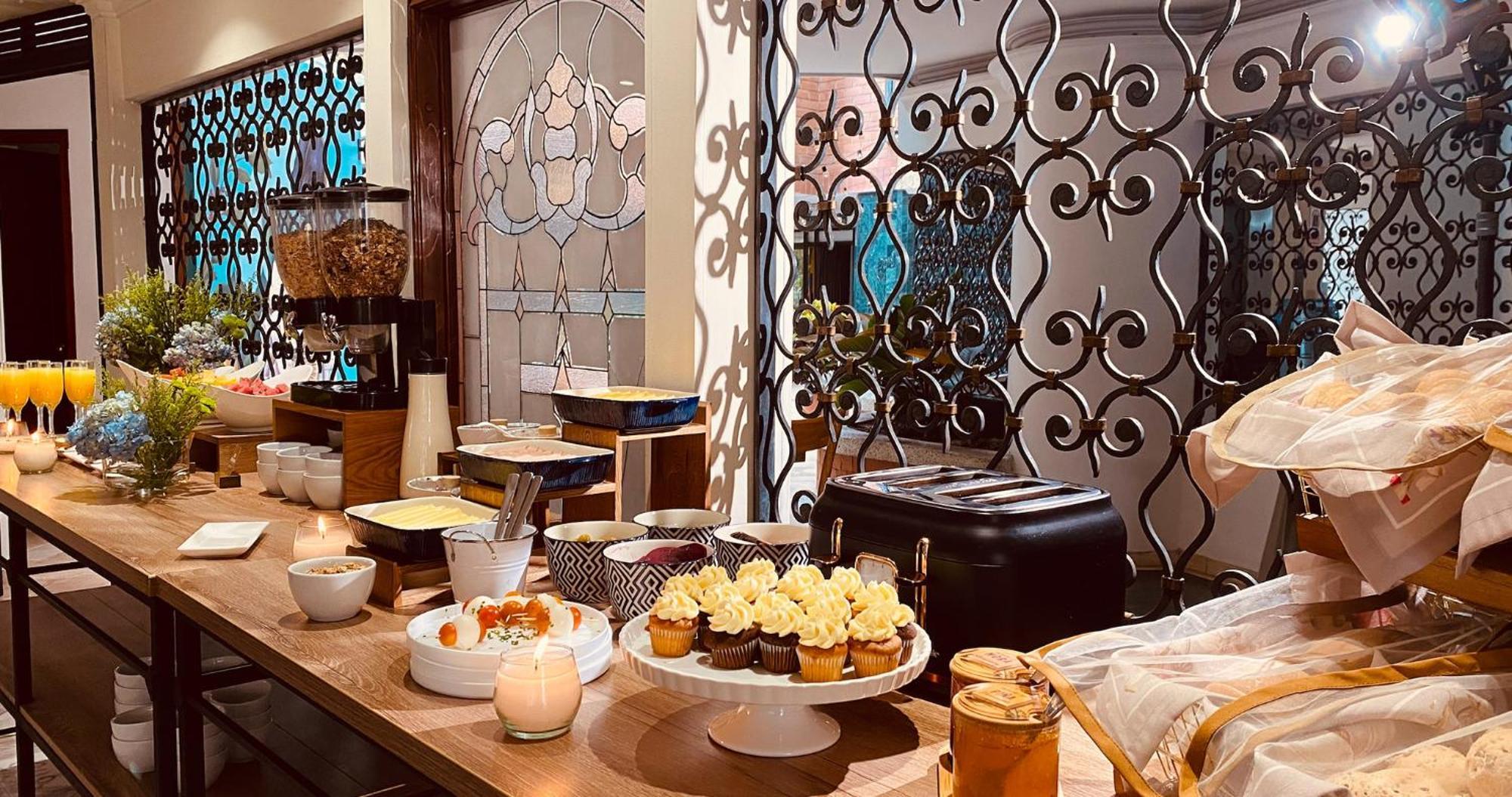 Hotel Casa Laureles Медельин Экстерьер фото