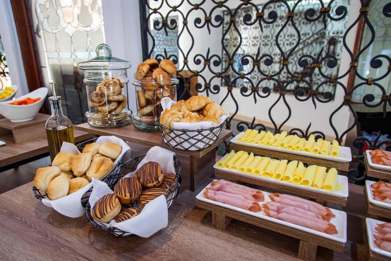 Hotel Casa Laureles Медельин Экстерьер фото