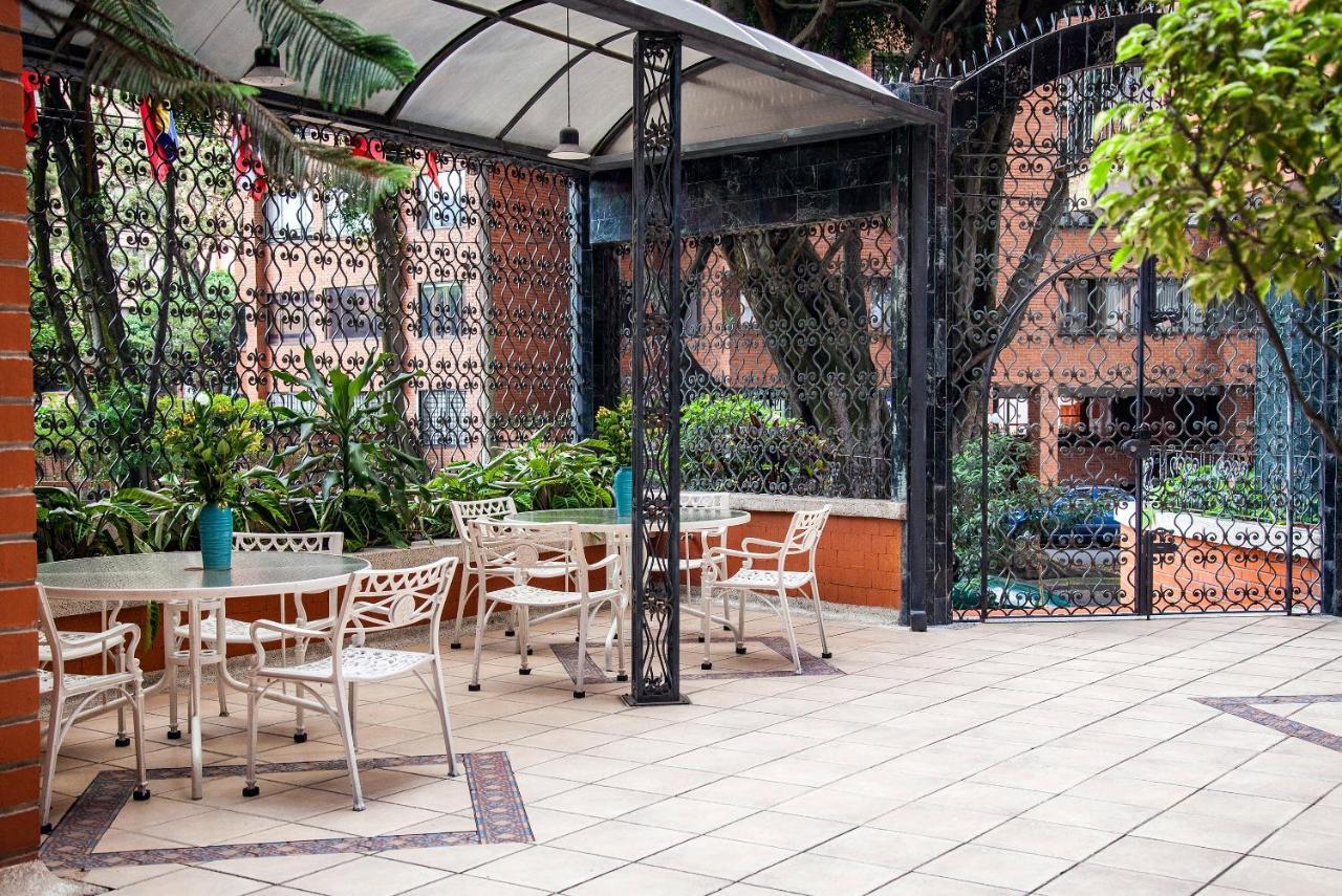 Hotel Casa Laureles Медельин Экстерьер фото